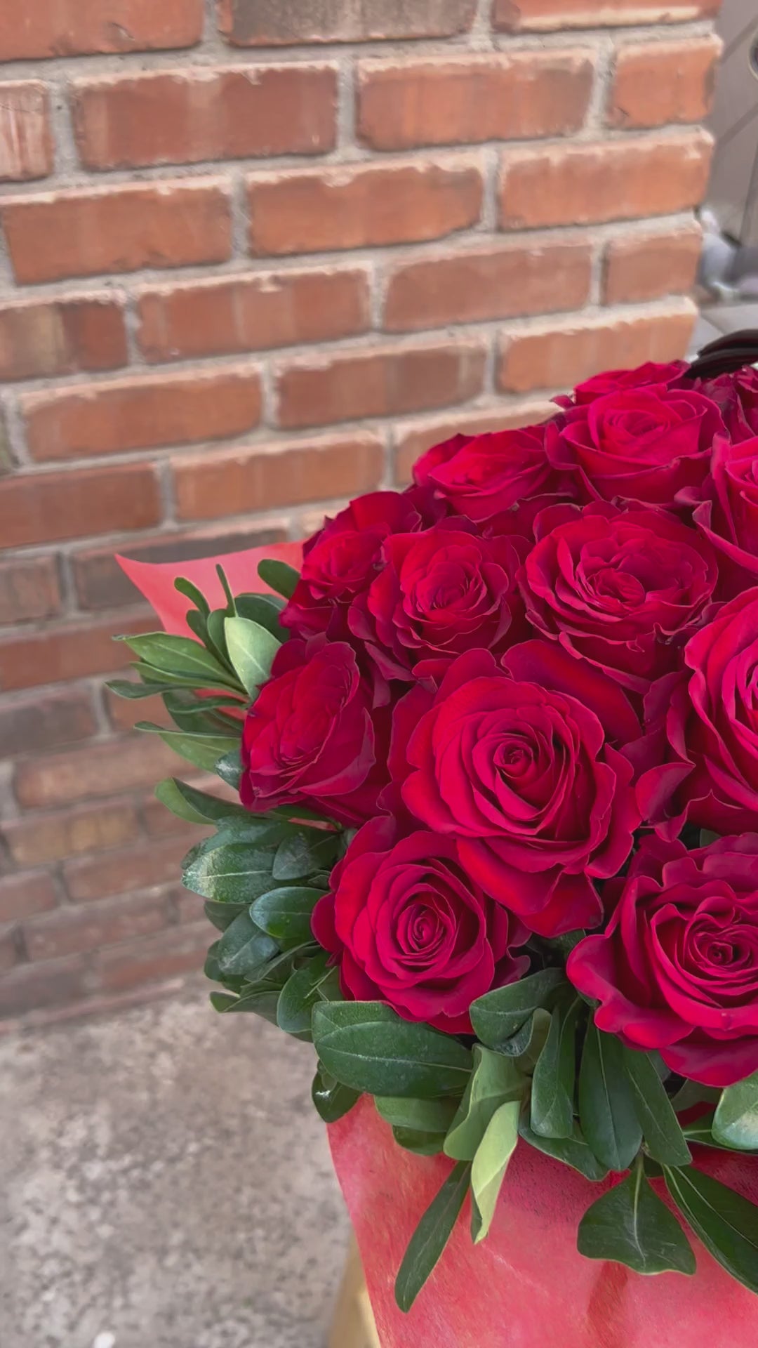 Load video: buy roses online
